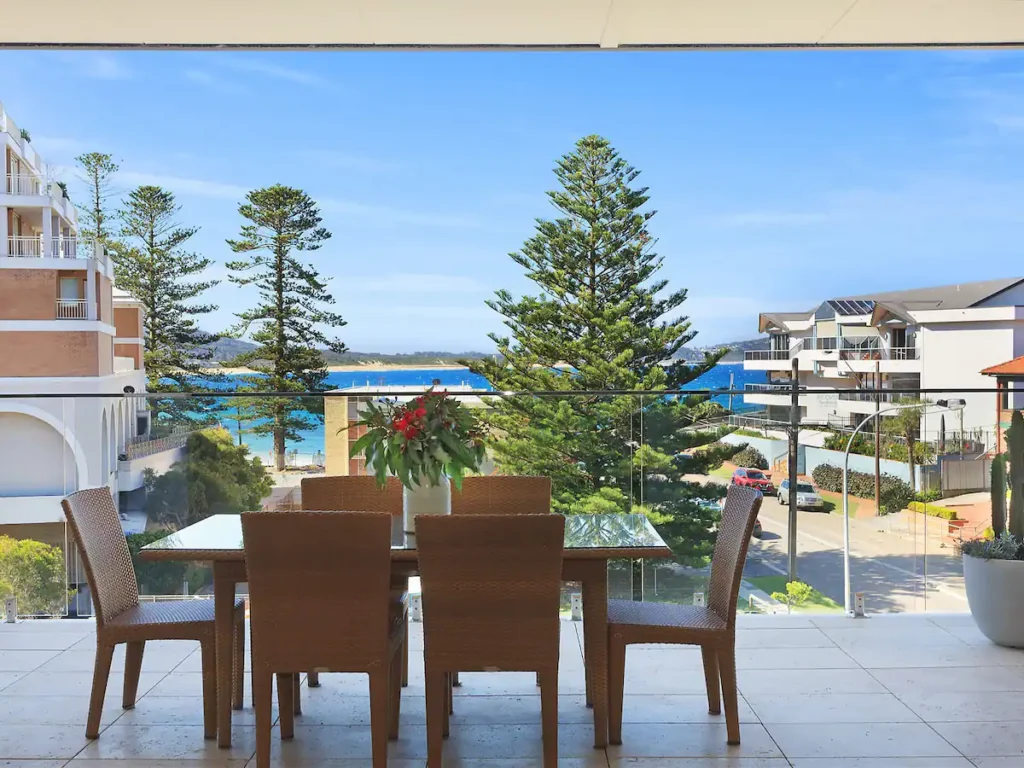 Pine Tree Penthouse - Luxe Oceanview Apartment, Terrigal