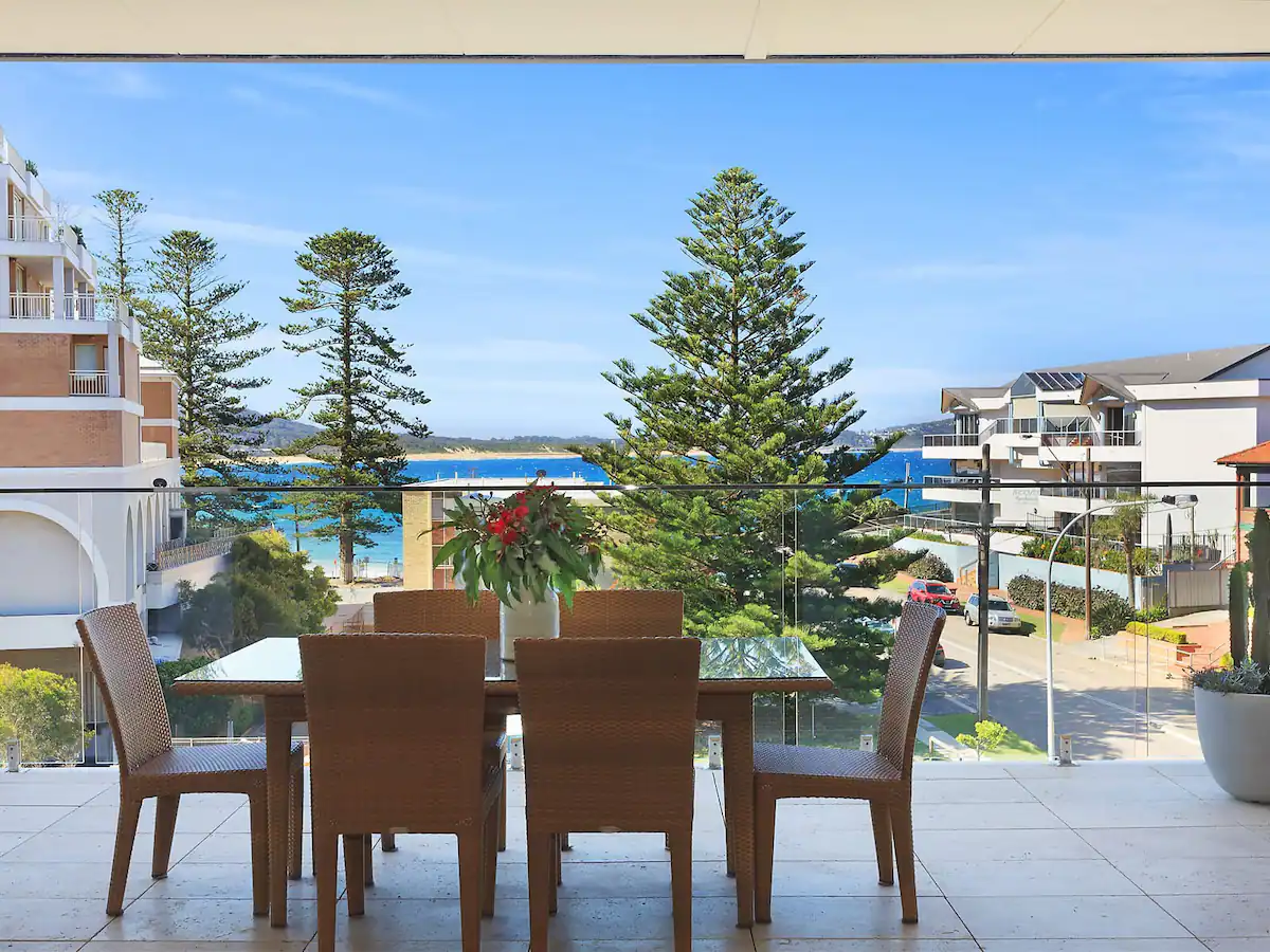 Pine Tree Penthouse - Luxe Oceanview Apartment, Terrigal